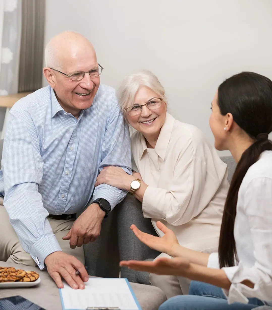 Homeowners meeting with a SellWithZero advisor